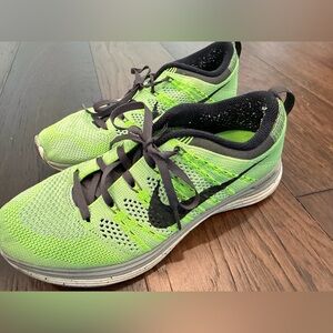 Nike Flyknit One Lunarlon Women's Running Shoes size 7 neon green
